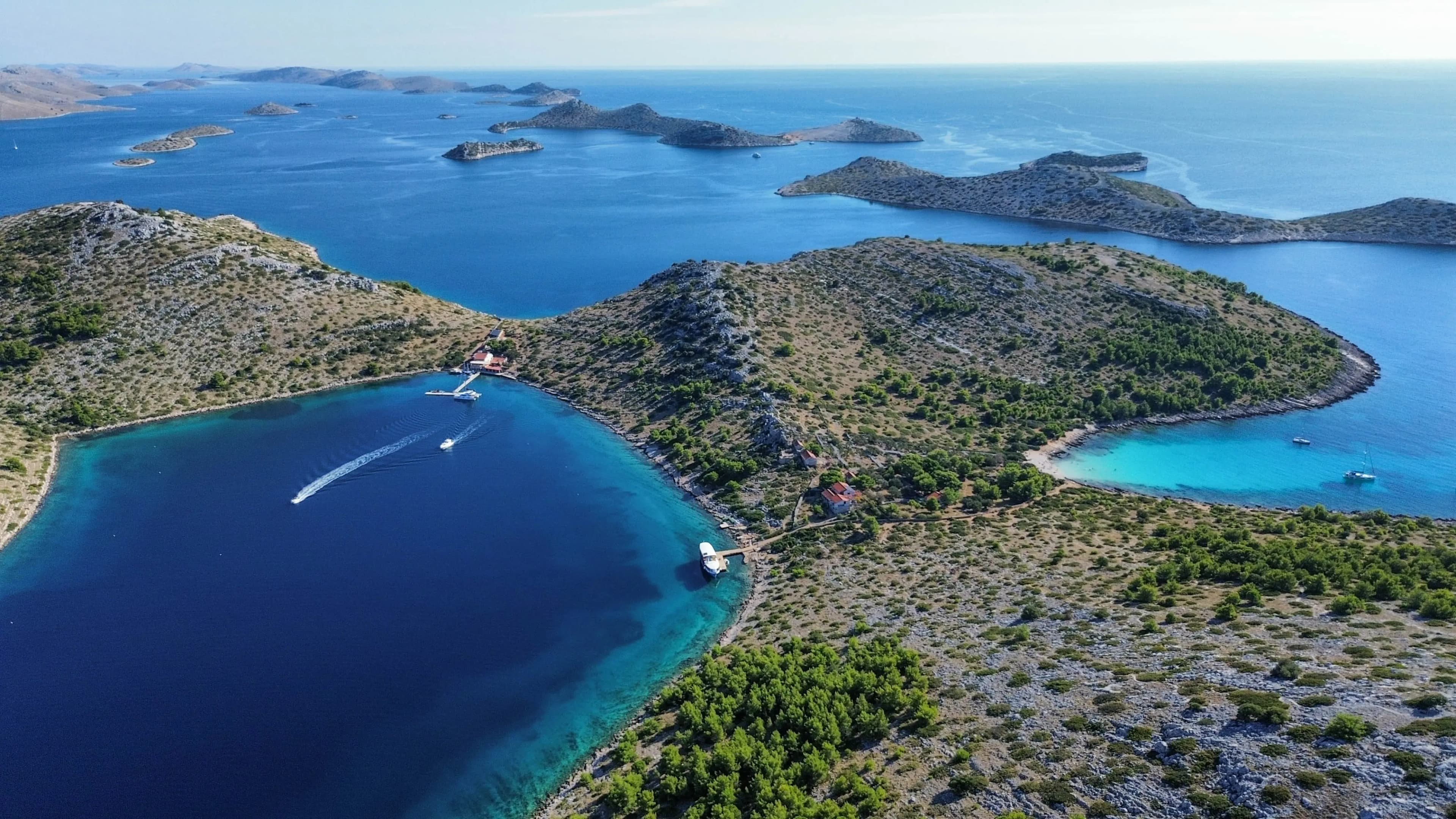 Intimate full-day sightseeing cruise around Kornati