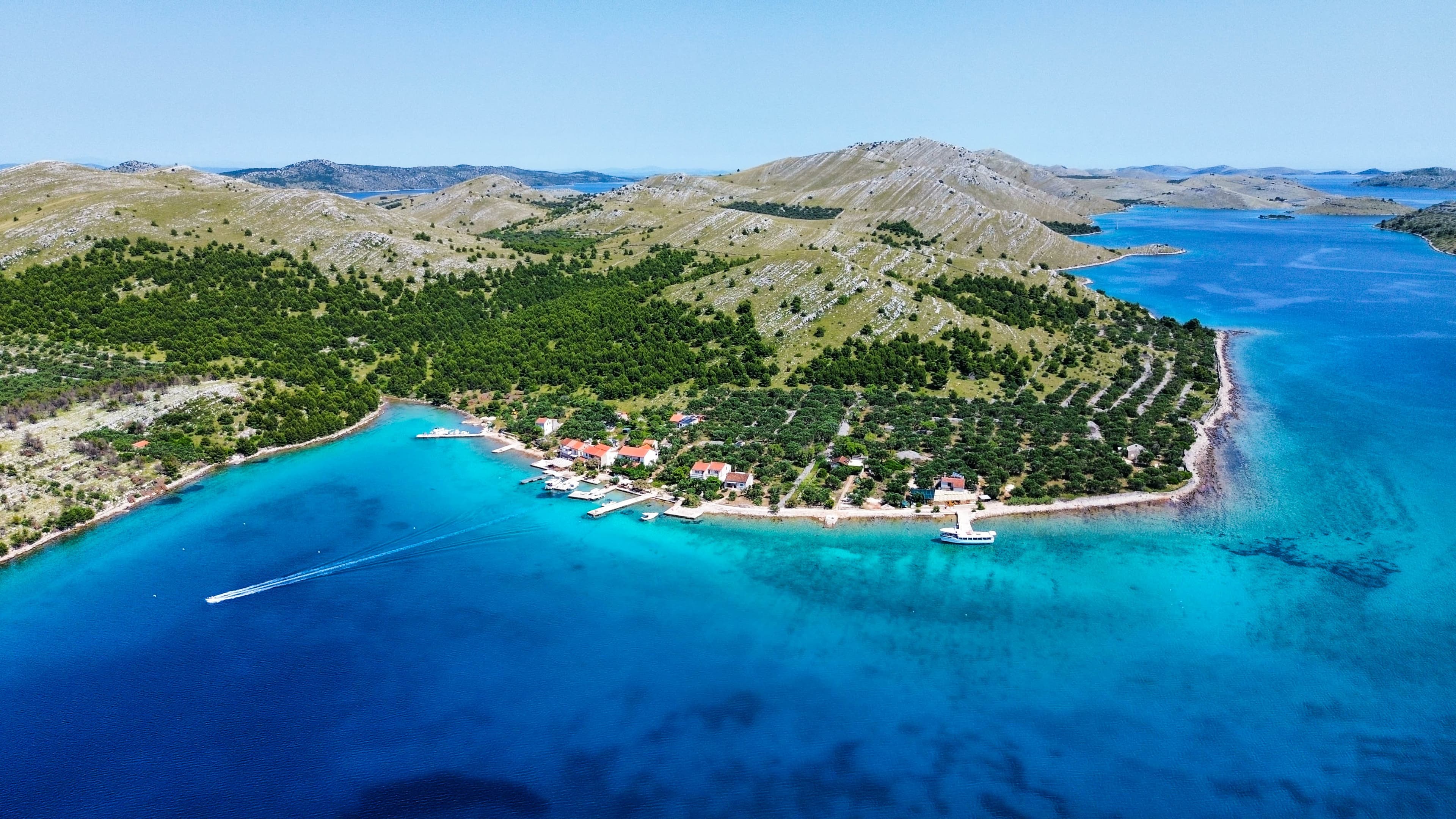 PN KORNATI & UGLJAN ISLAND - FULL-DAY SIGHTSEEING CRUISE - calm day at sea